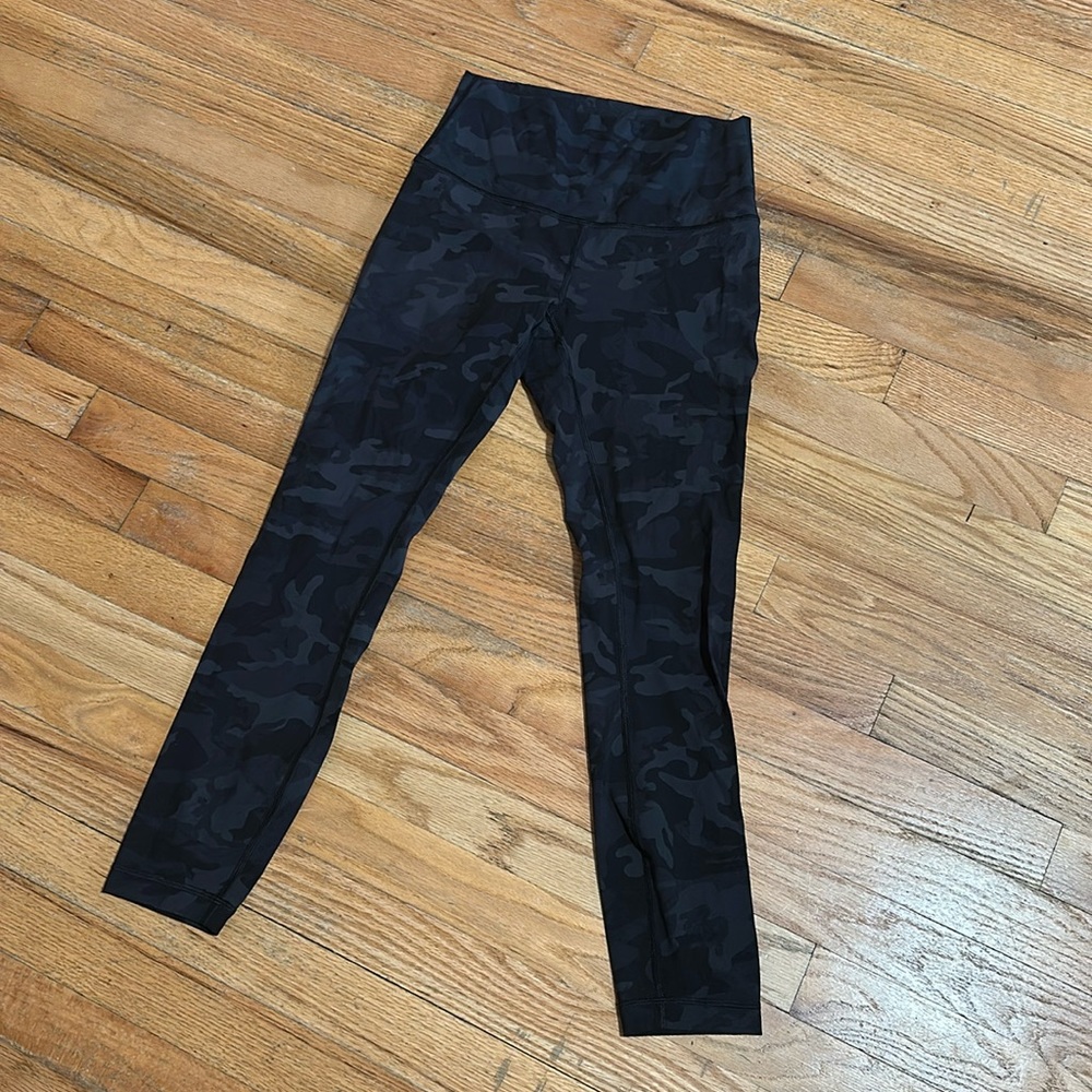 Lululemon Wunder Under (older style) 25 inch camo legging